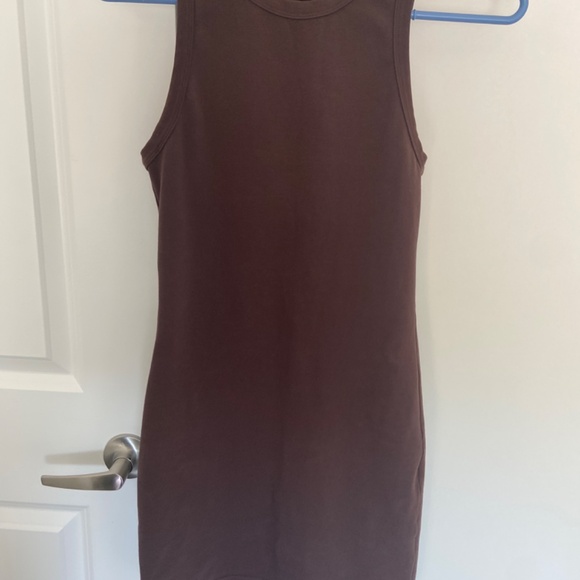 🤎Aritiza/TNA Queens Dress in Mocha ☕️🤎 - Picture 3 of 3